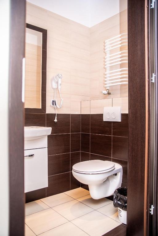 Koupelna v ubytování Hotel Artur