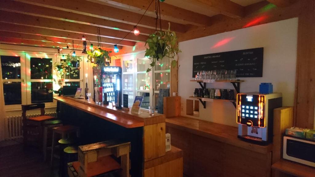 Lounge nebo bar v ubytování EASY Lodges Berlin