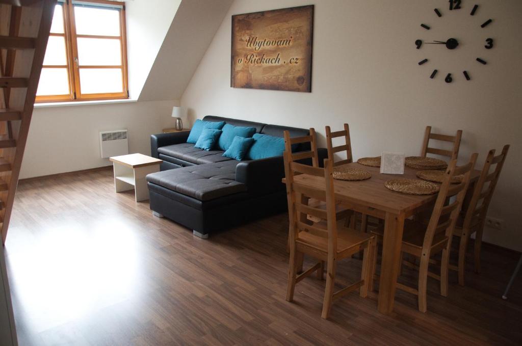 Posezení v ubytování Apartment Říčky V Orlických Horách