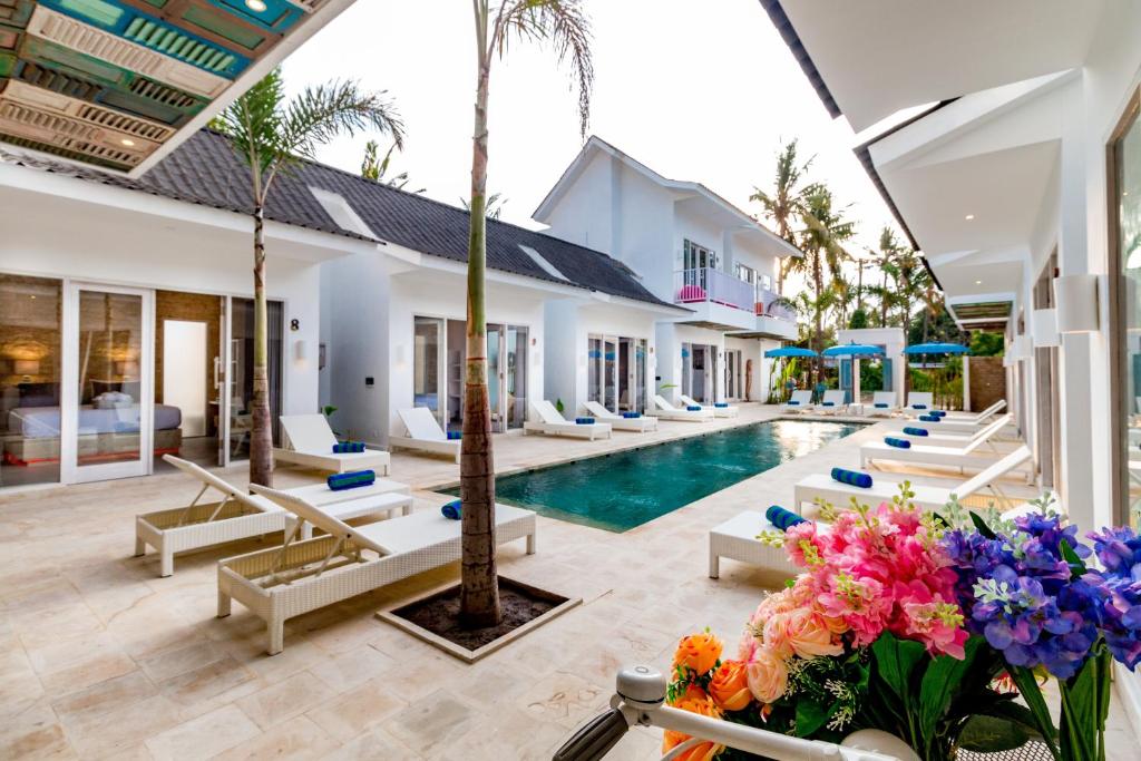Bazén v ubytování Cocotoa Boutique Hotel & Villa nebo v jeho okolí