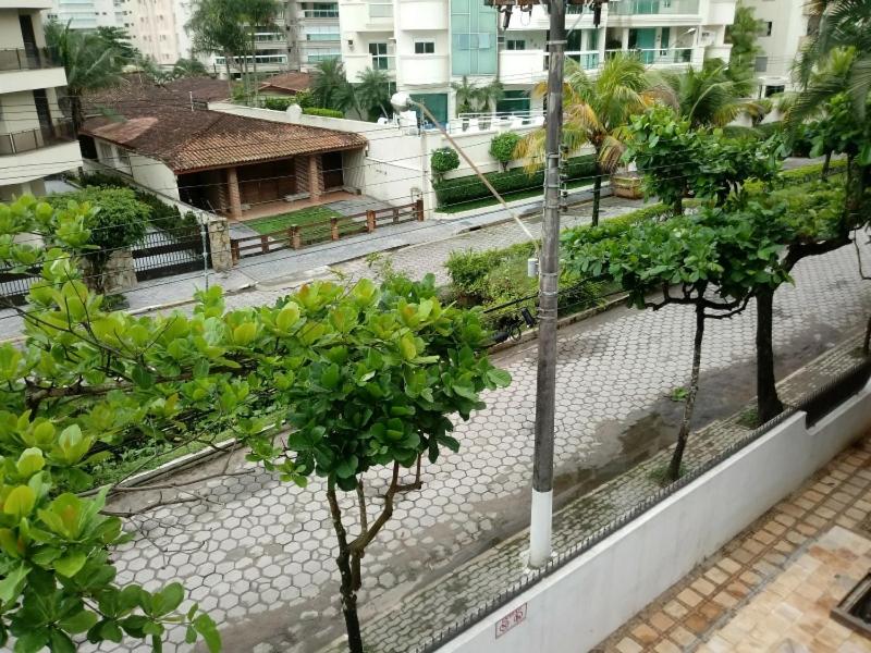  Apto 3 dorms -Guarujá -Enseada 6 pessoas