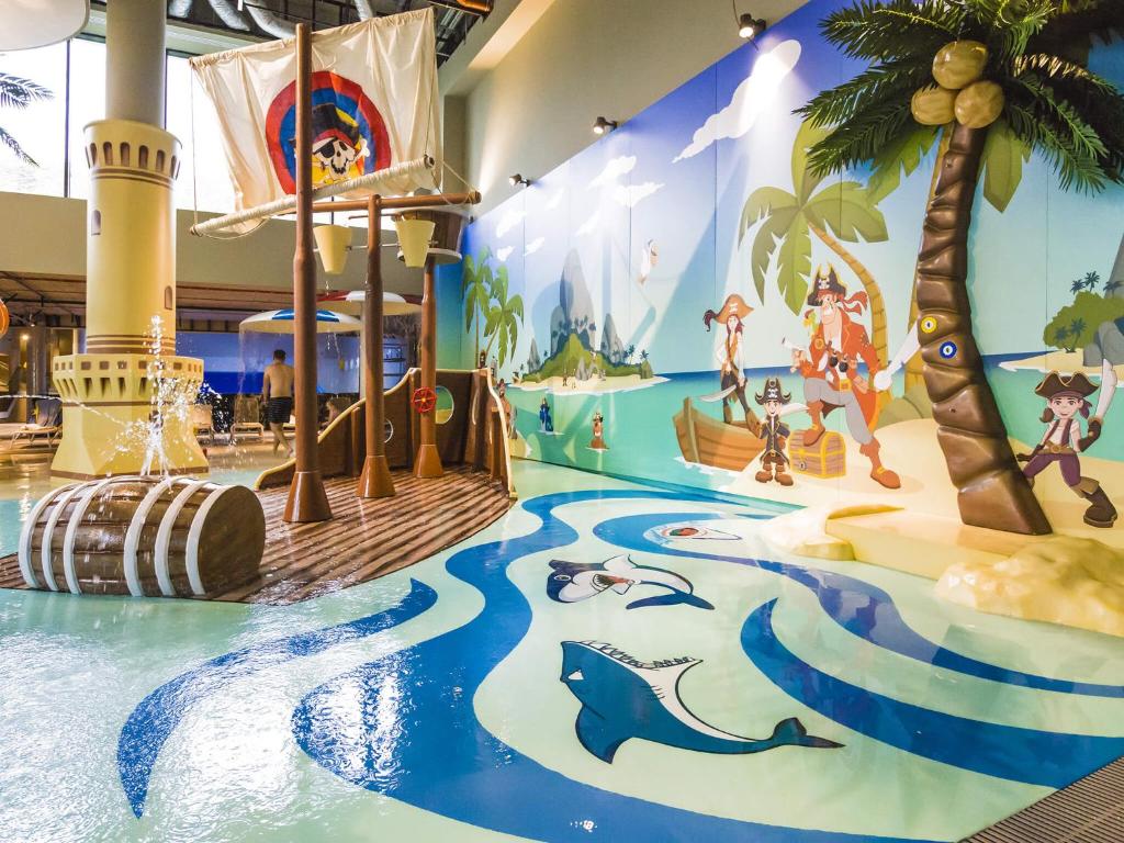 Bazén v ubytování VacationClub - Rezydencja Bursztyn Apartament 36 nebo v jeho okolí