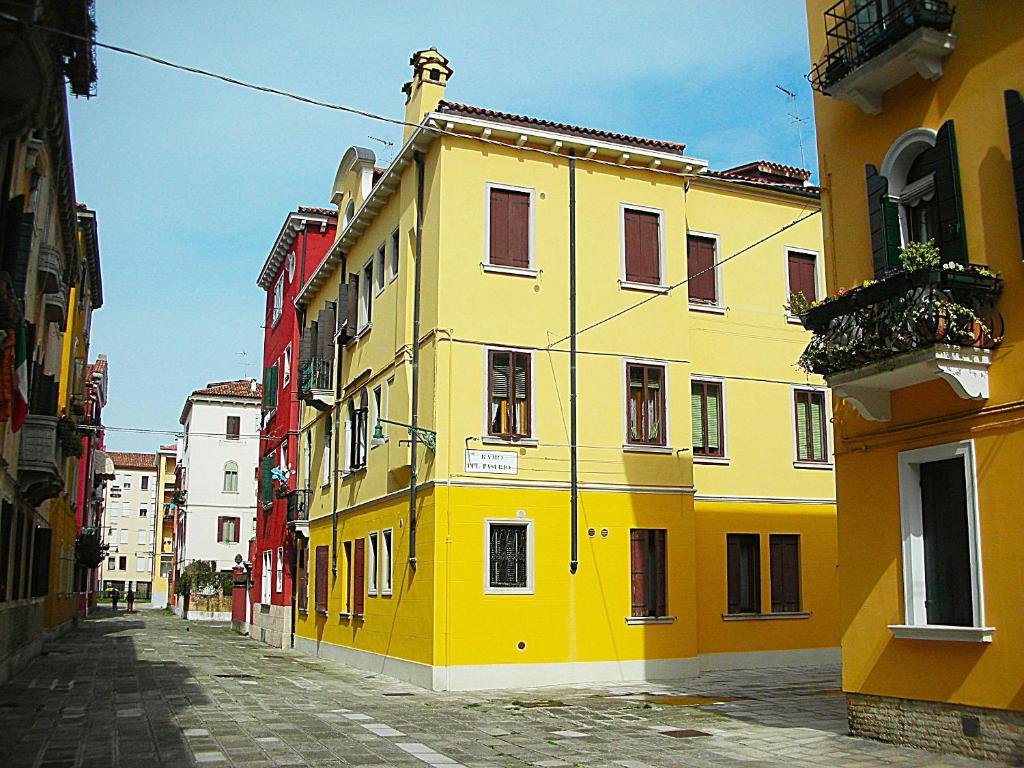 Budova, v ktorej sa apartmán nachádza