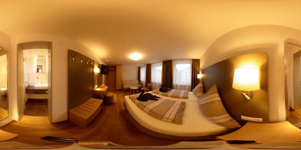 Posezení v ubytování Hotel Gasthaus zum Zecher