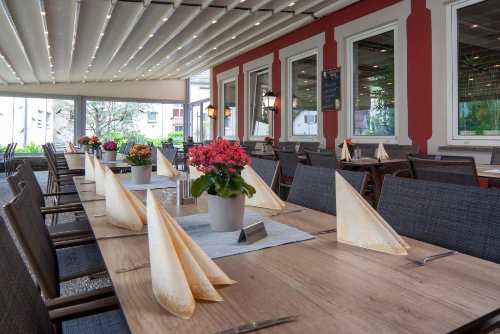Restaurace v ubytování Hotel Gasthaus zum Zecher