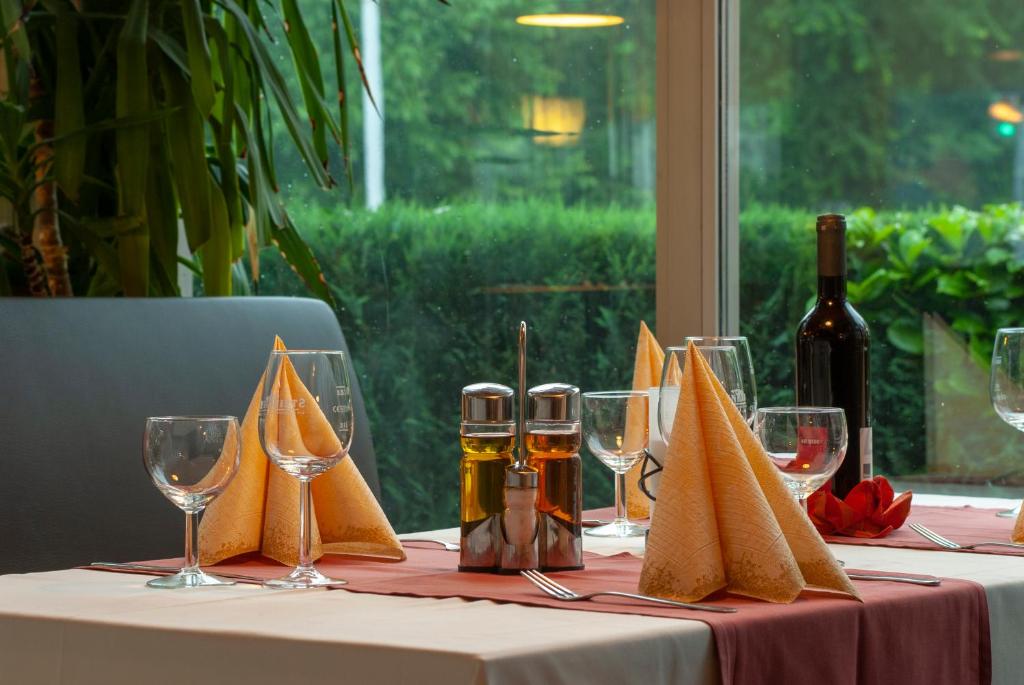 Nápoje v ubytování Hotel Gasthaus zum Zecher