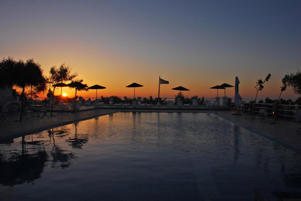 Amanecer o atardecer desde el campamento o alrededores