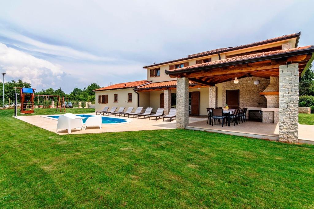 Bazén v ubytování Villa Jadran nebo v jeho okolí