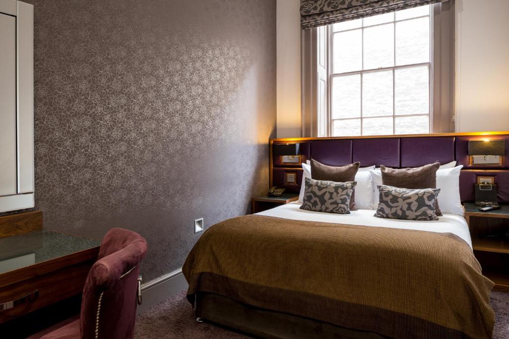 Roomzzz Newcastle City - 