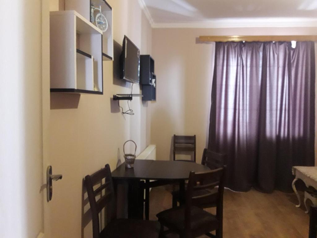 Η κουζίνα ή μικρή κουζίνα στο Luxuri Apartment