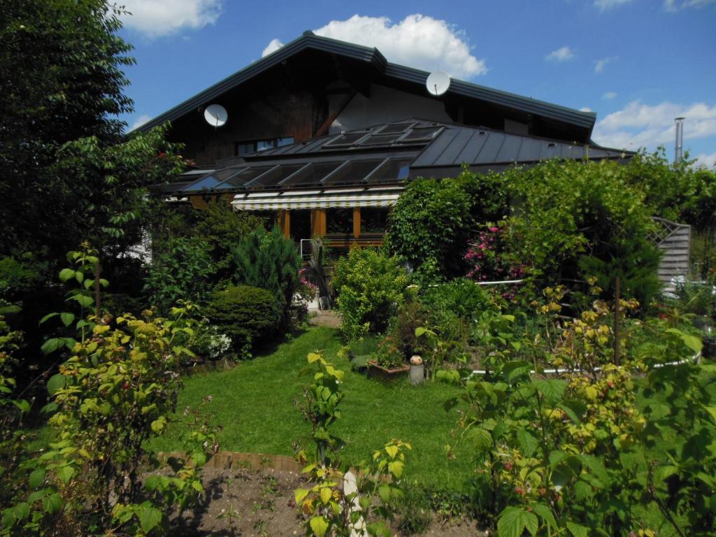 Vonkajšia záhrada v ubytovaní Landhaus ELisabeth Schwarzenberger