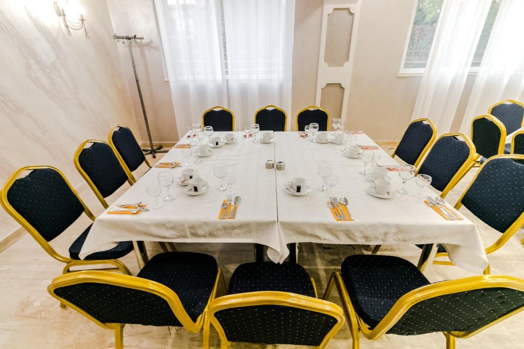 Afbeelding uit fotogalerij van Hotel Marina in Pucioasa