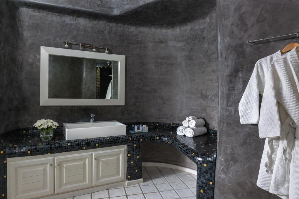 White Santorini - 13