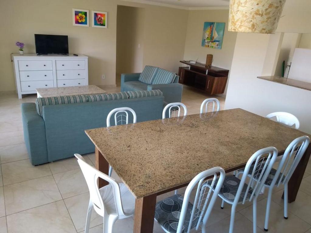  AP CONFORTAVEL NA PRAIA DO FUTURO FORTALEZA DE 150m 3 QUARTOS 2 SUITES PARA 12 PESSOAS