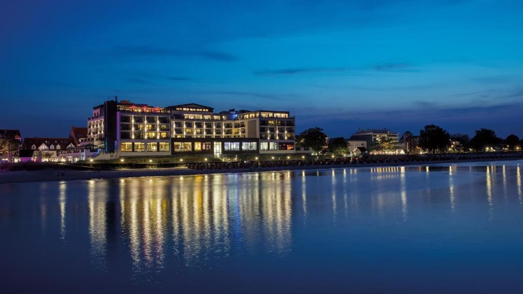 Výhled na řeku, která protéká v blízkosti hotelu