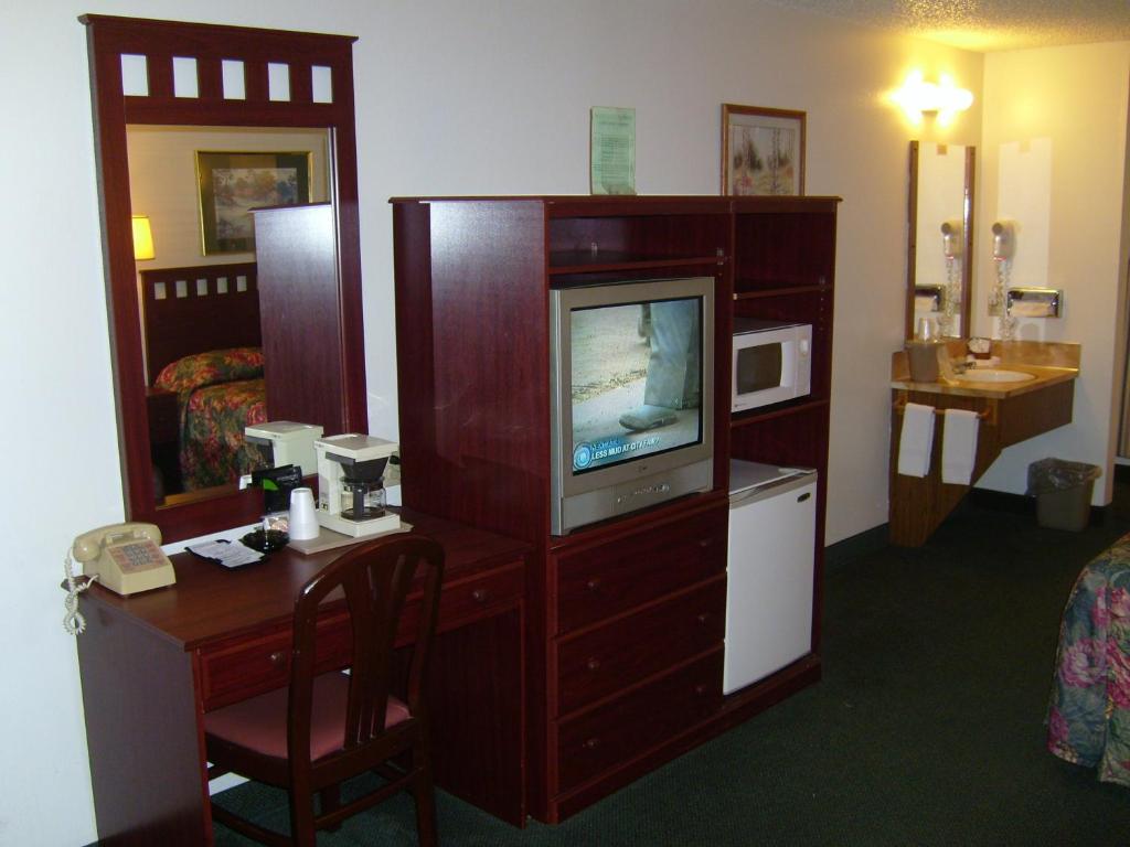 Shanico Inn - Kamer Met Queensize Bed - Roken