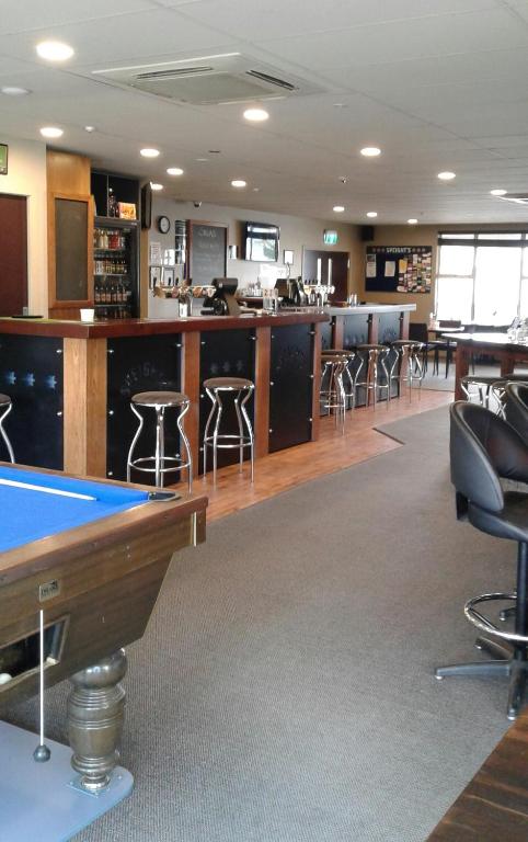 Biliár nebo kulečník v ubytování Catlins Inn