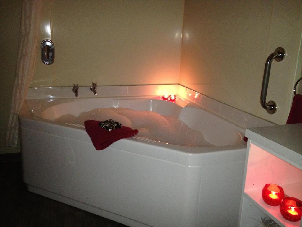 Lakefront Lodge - Resim 21