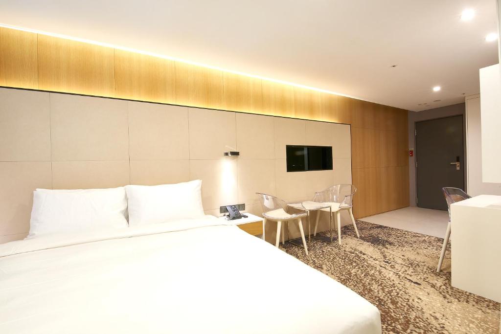 TV a/nebo společenská místnost v ubytování Hotel tt Seomyeon