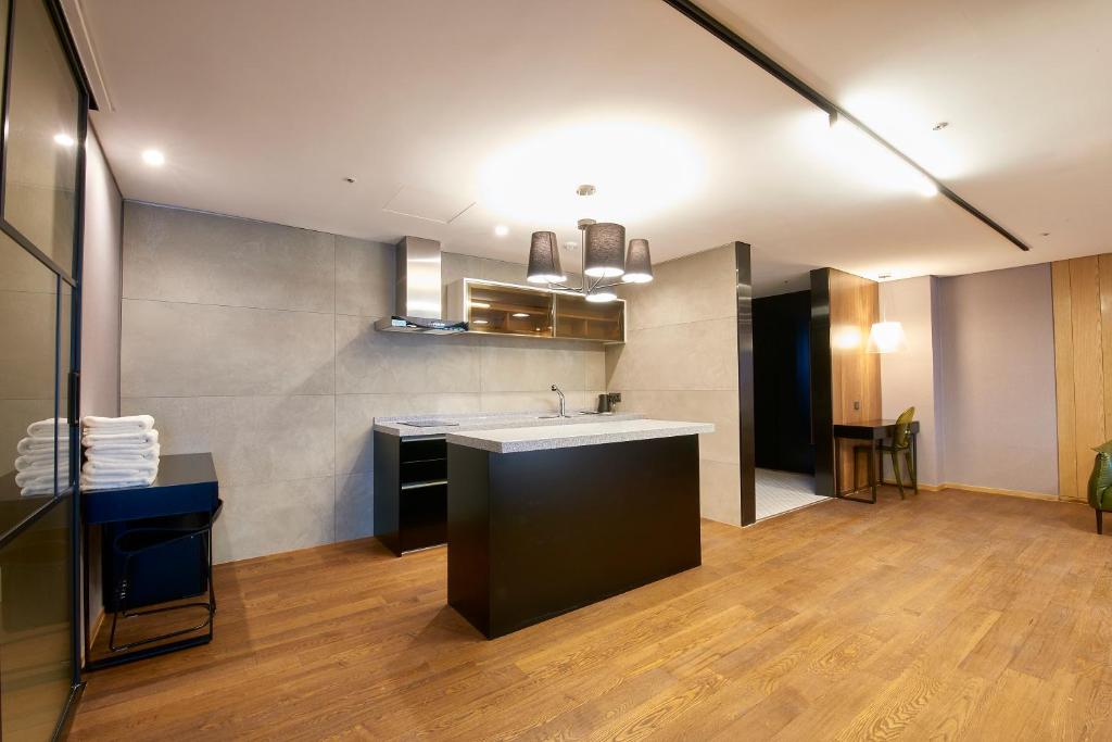 Kuchyň nebo kuchyňský kout v ubytování Hotel tt Seomyeon