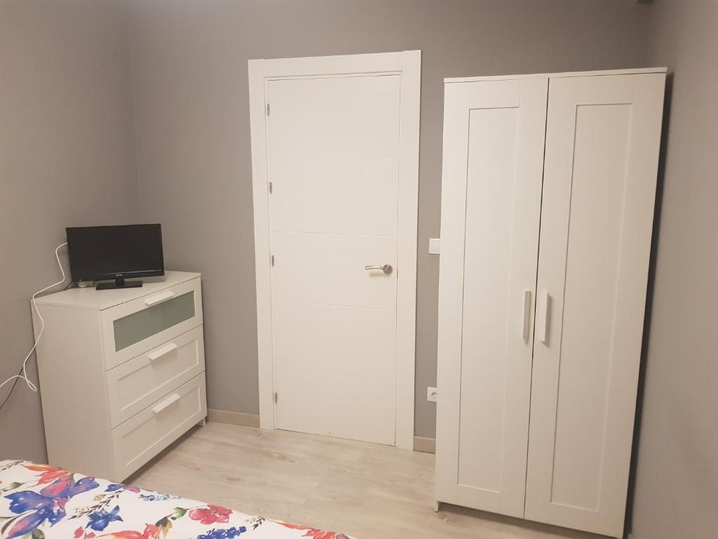 Habitaciones en Ronda - Double Room With Private External Bathroom Shared Apartment