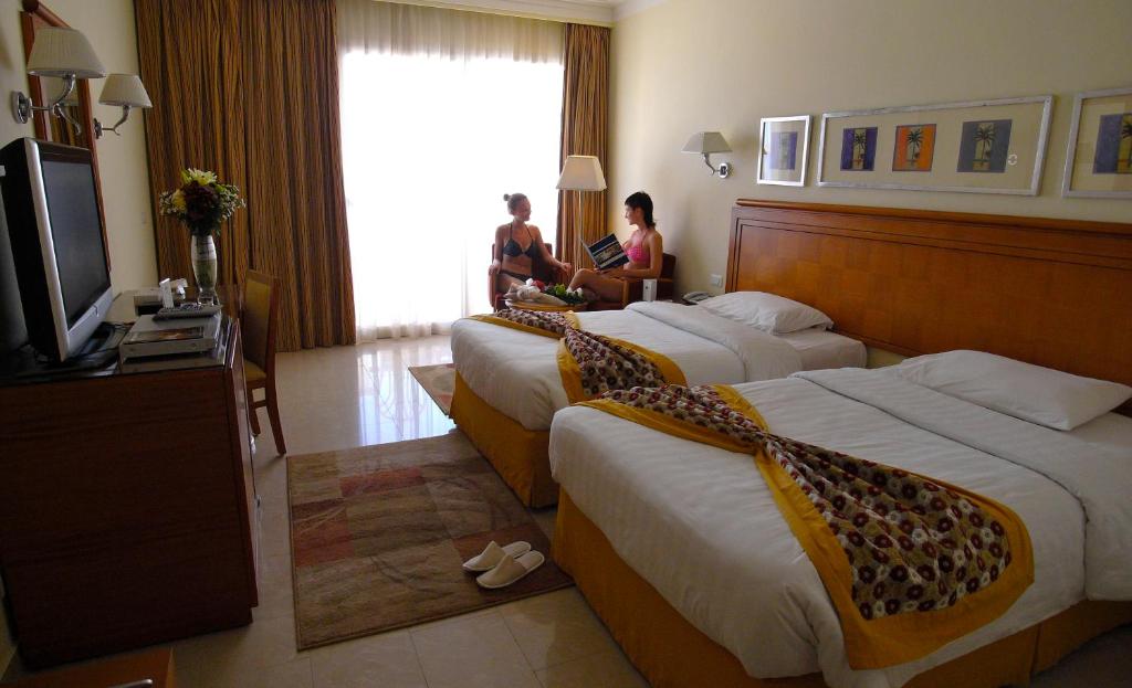 Marina Sharm Hotel - Royal Club Room With Sea And Pool View
