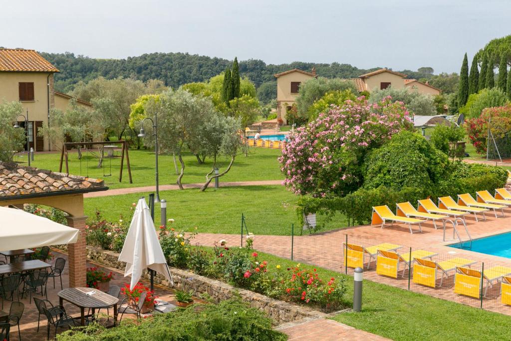 Bazén v ubytování Relais La Pieve Vecchia nebo v jeho okolí