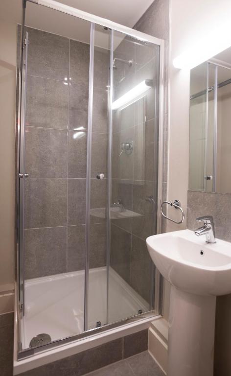 Koupelna v ubytování Three Bedroom Apartment - Edward Square Galway