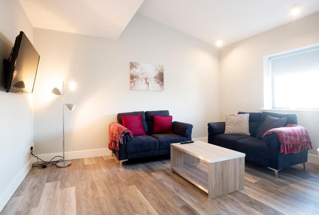 Posezení v ubytování Three Bedroom Apartment - Edward Square Galway