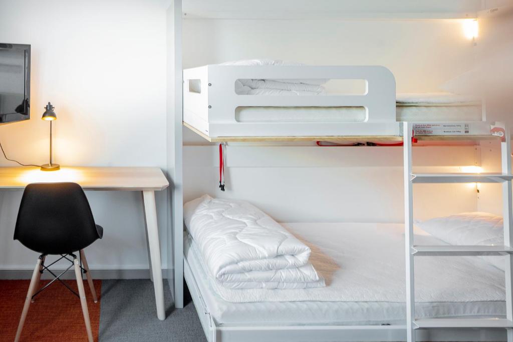 Norrland YMCA Hostel Umeå - Economy Quadruple Room With Shared Bathroom