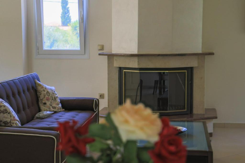 A seating area at Maison Fleurs
