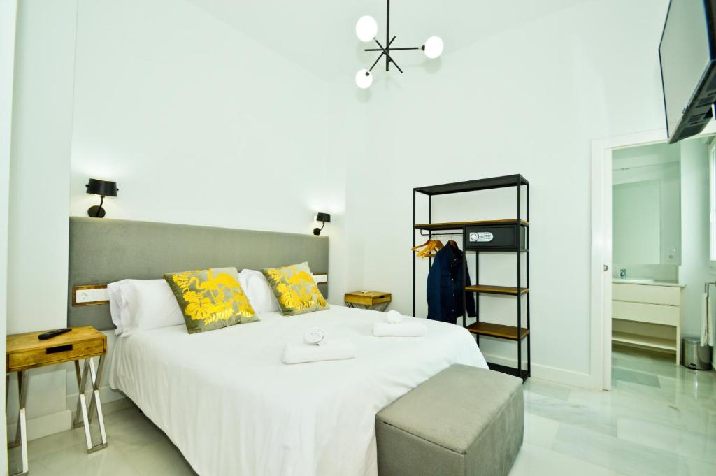 NineSuites - Studio Apartment (SUITE8), San Eloy 38