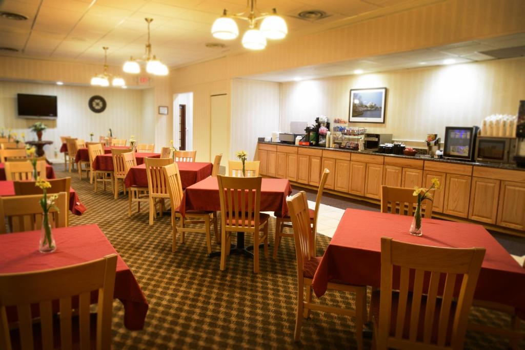 Restaurace v ubytování Ramada by Wyndham Triangle/Quantico