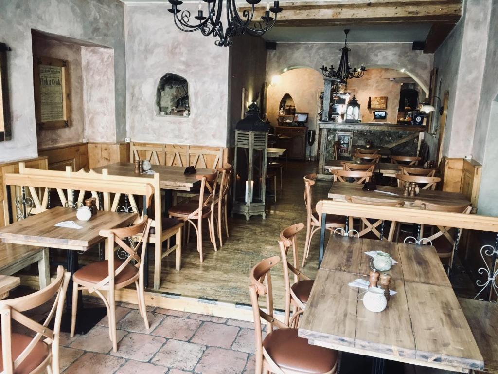 Restaurace v ubytování Pension & Restaurant Atmosféra