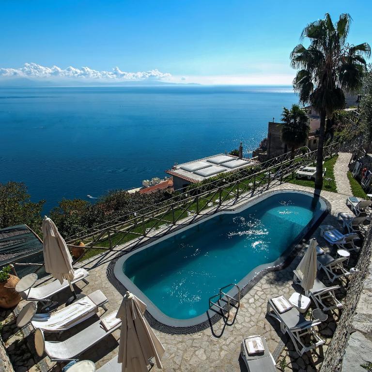 Bazén v ubytování Garden Ravello nebo v jeho okolí