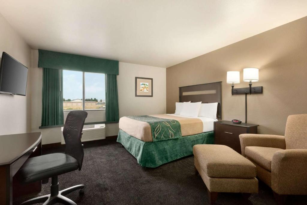 Baymont by Wyndham Glendive - Habitación Deluxe Con Cama Extragrande