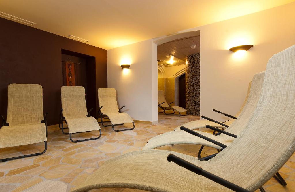 Część wypoczynkowa w obiekcie Hotel Kronplatz
