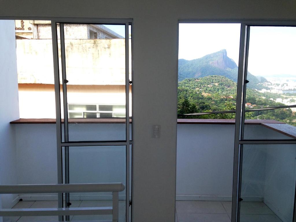  Visual Roc Hostel