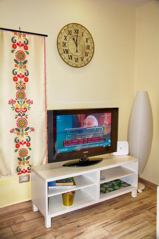 Telewizja i/lub zestaw kina domowego w obiekcie Gerry's House