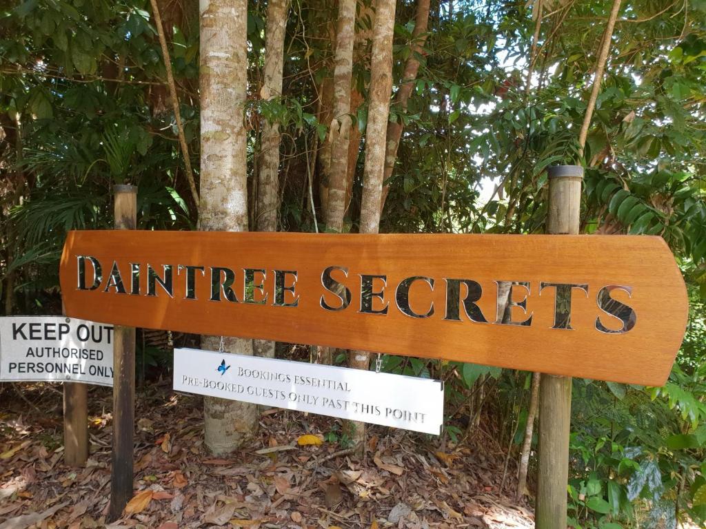 Certifikát, hodnocení, plakát nebo jiný dokument vystavený v ubytování Daintree Secrets Rainforest Sanctuary