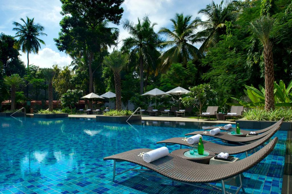 Bazén v ubytování Taj Coromandel nebo v jeho okolí