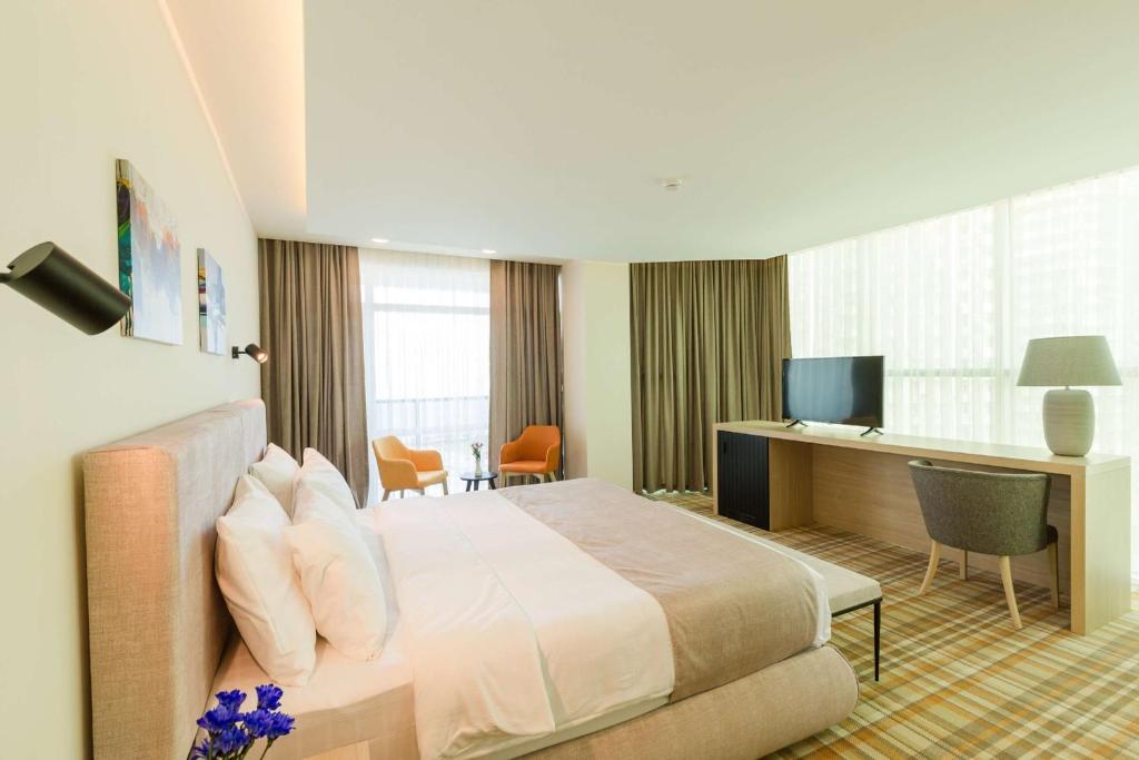 Best Western Premier Batumi - Junior King Suite Con Balcón Y Vista Panorámica