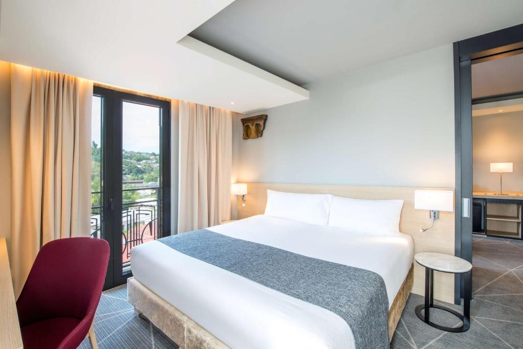 Postel nebo postele na pokoji v ubytování Best Western Kutaisi City Center