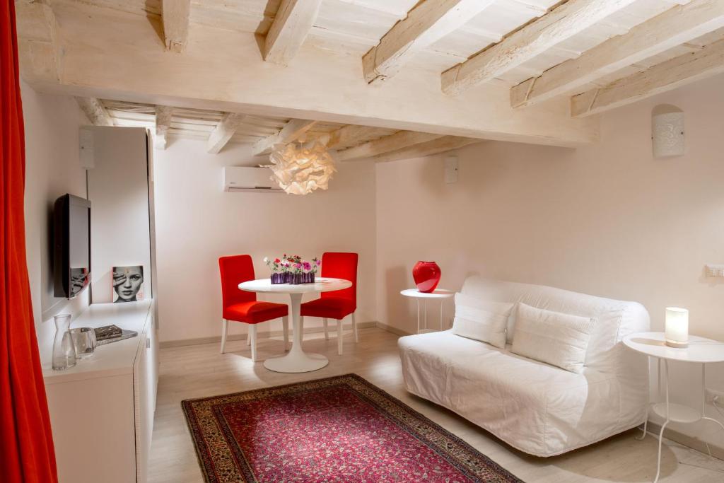 Boutique Hotel Campo de' Fiori - Resim 33
