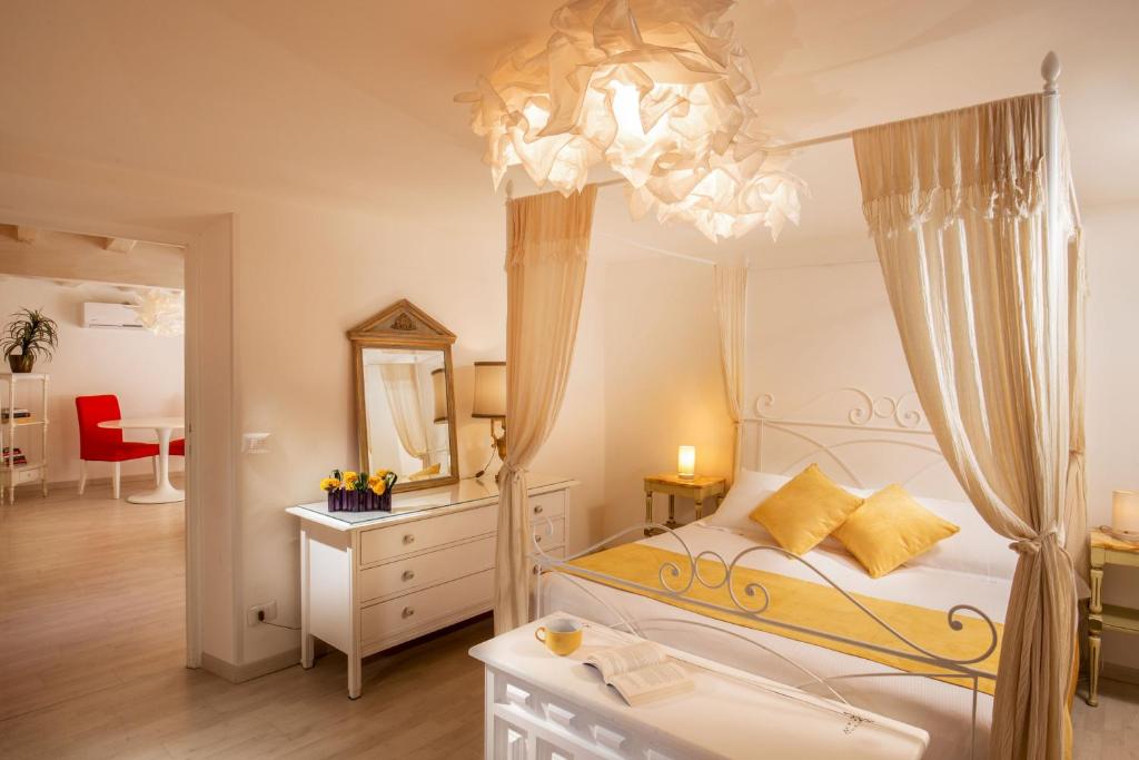 Boutique Hotel Campo de' Fiori - Resim 40