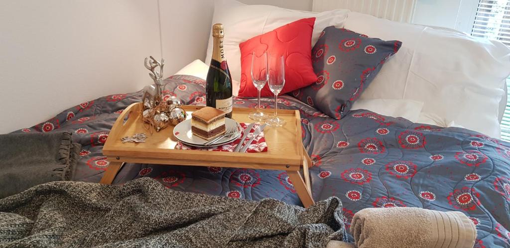 Postel nebo postele na pokoji v ubytování Apartments Vijolica