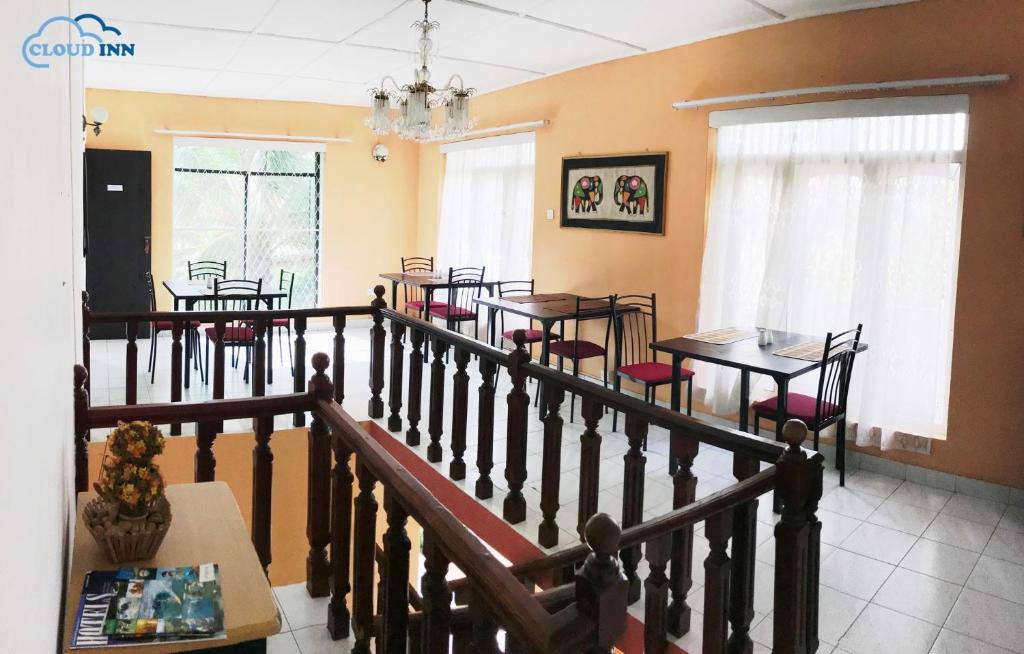 Posezení v ubytování Cloud Inn Kandy Homestay