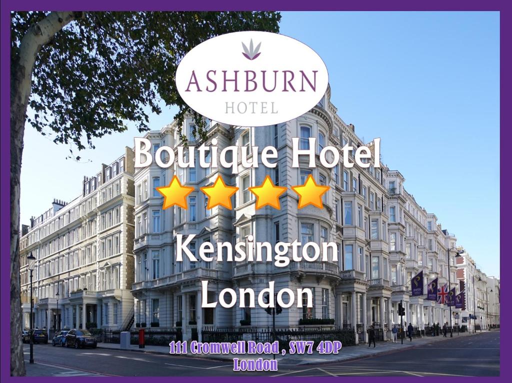 ein Gebäude mit gelben Sternen auf der Vorderseite in der Unterkunft Ashburn Hotel in London