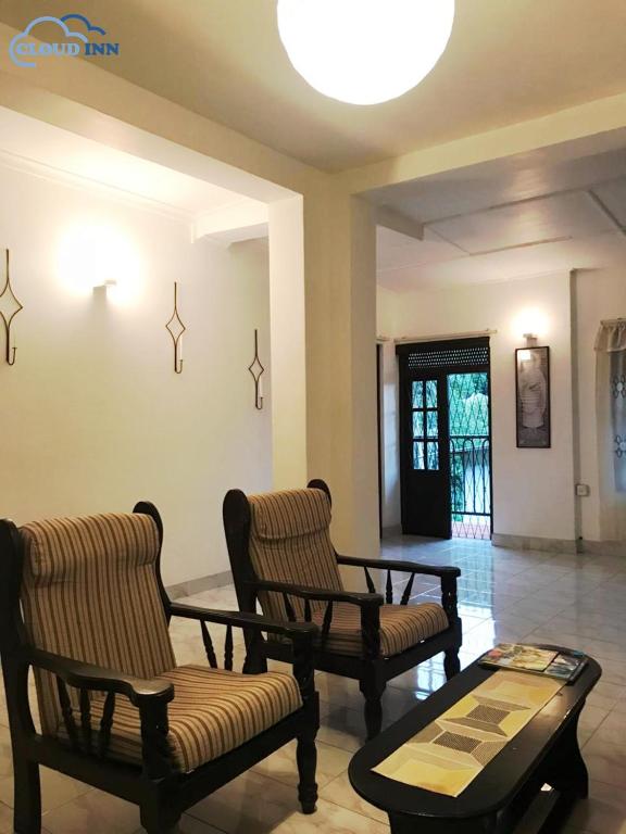 Posezení v ubytování Cloud Inn Kandy Homestay