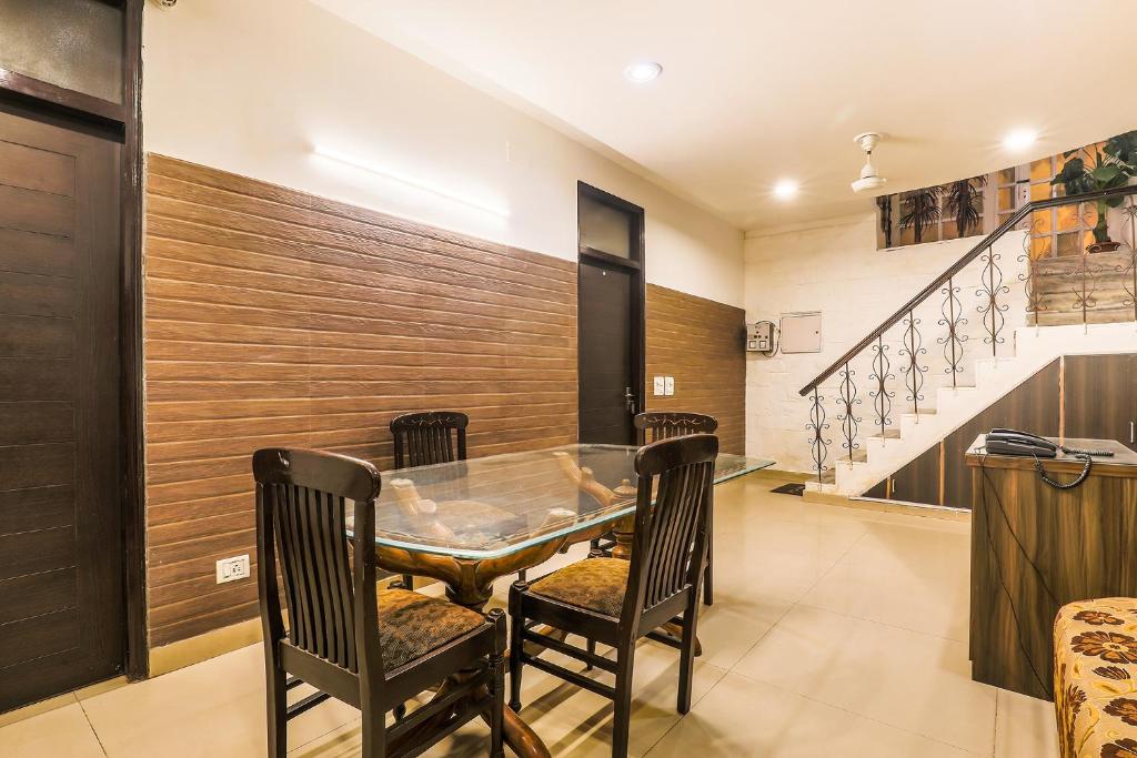 Fotografie z fotogalerie ubytování FabExpress Hemkunt Mansion v destinaci Noida